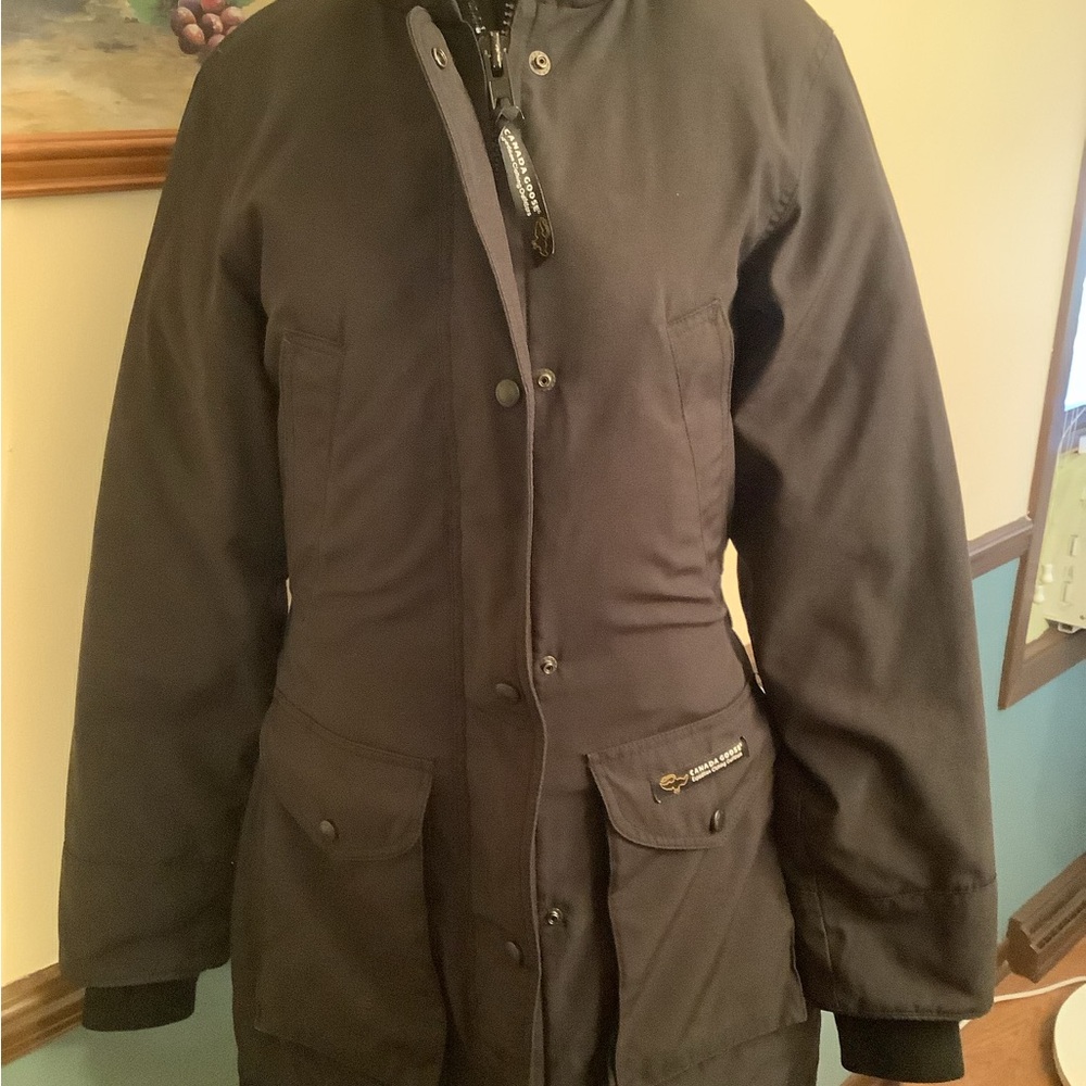 Vintage Canada Goose Women’s Black Down Coat XS Excellent Condition